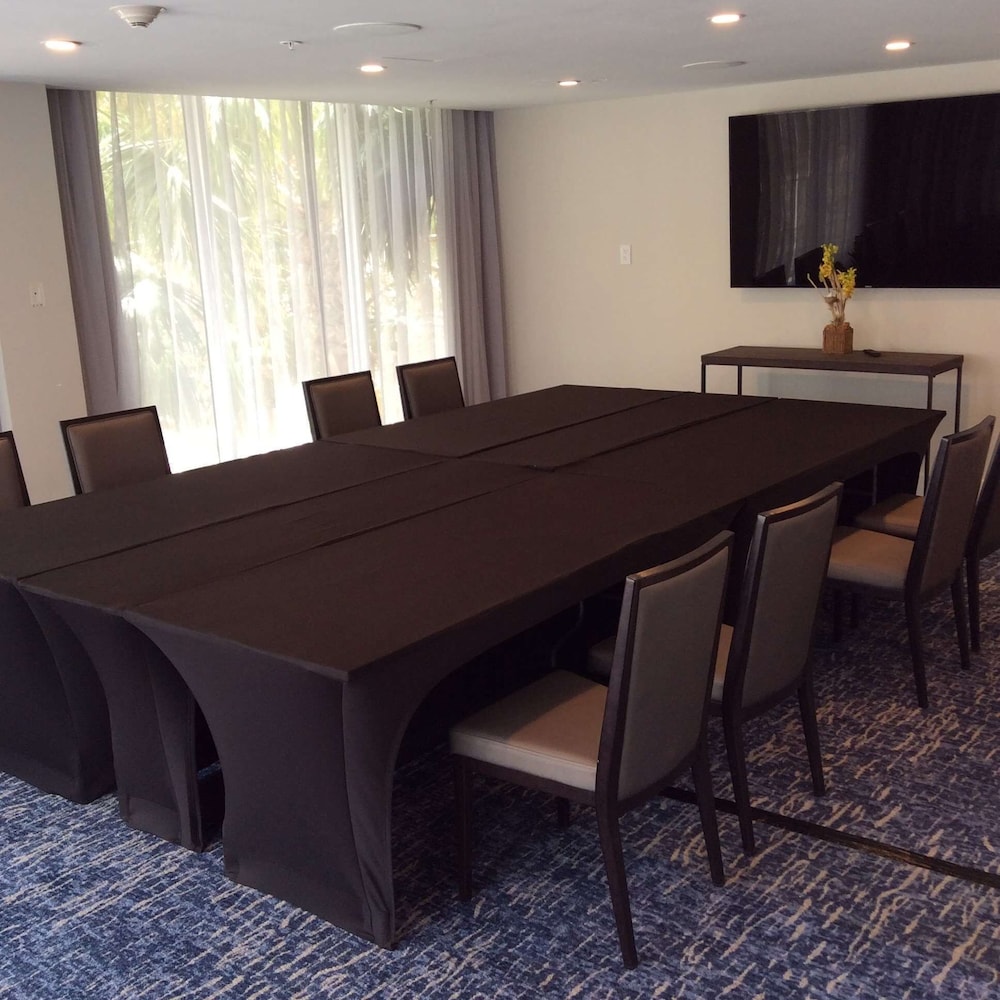B Ocean Resort Fort Lauderdale 33/50