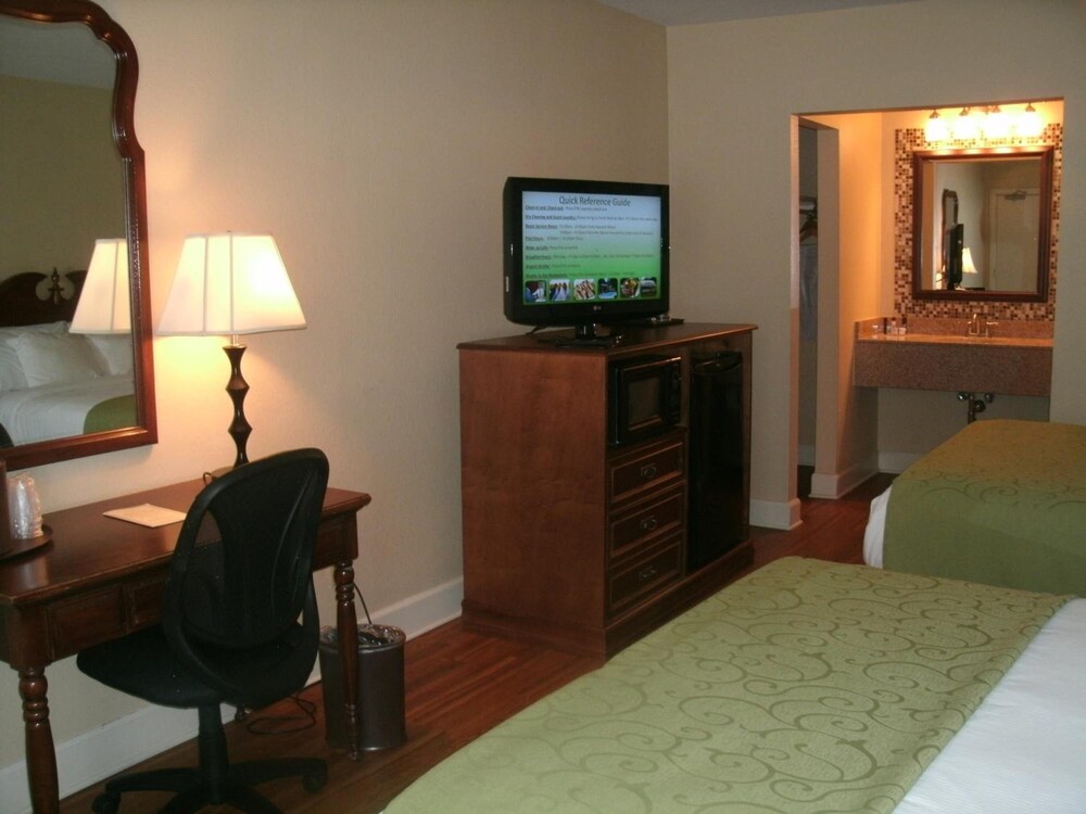 Merry Acres Inn 10/50