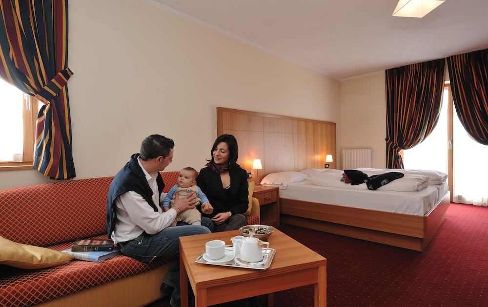 Hotel Touring 36/77