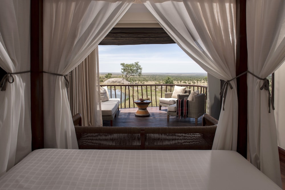 Four Seasons Safari Lodge Serengeti, Tanzania 11/66