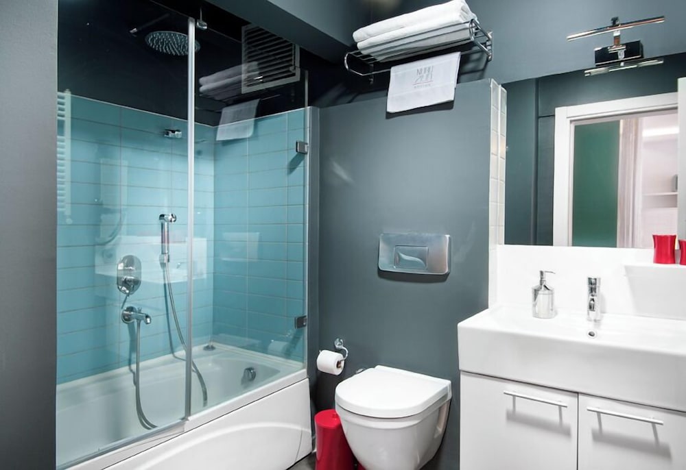 NURU ZIYA SUITES 77/82