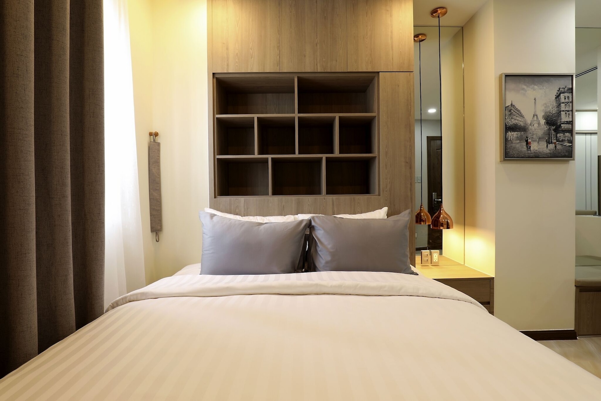DELUXE, STUDIO, QUEEN BED