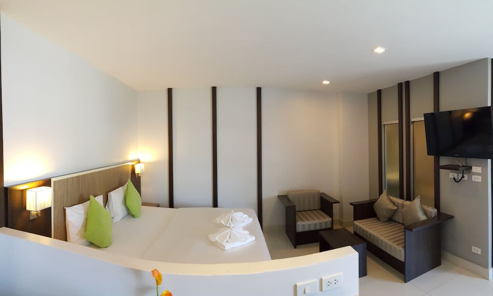 April Suites 21/64