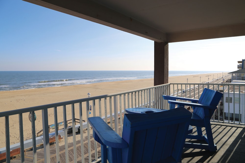 Flagship Oceanfront 33/39