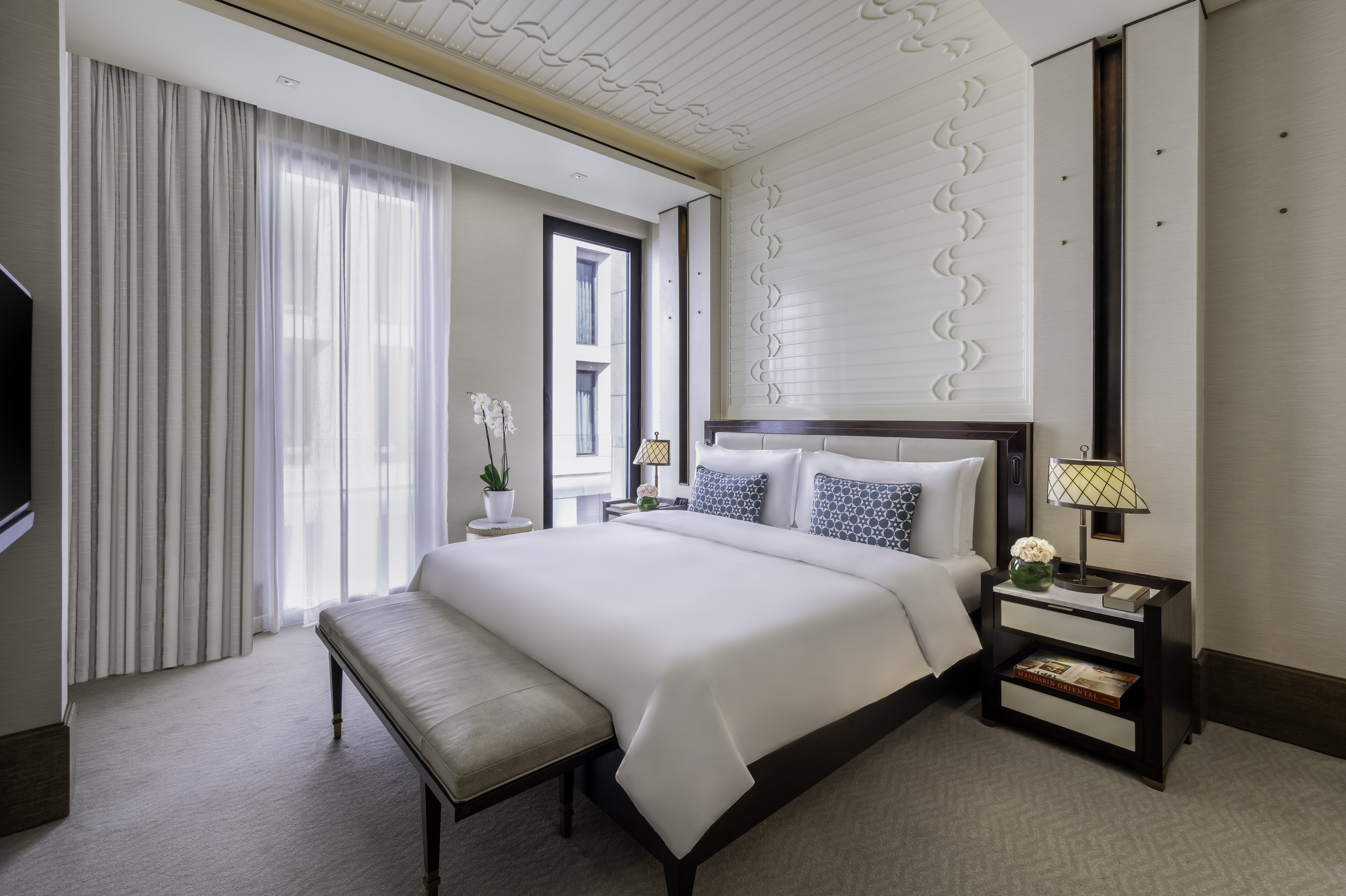 SUPERIOR, KING BED