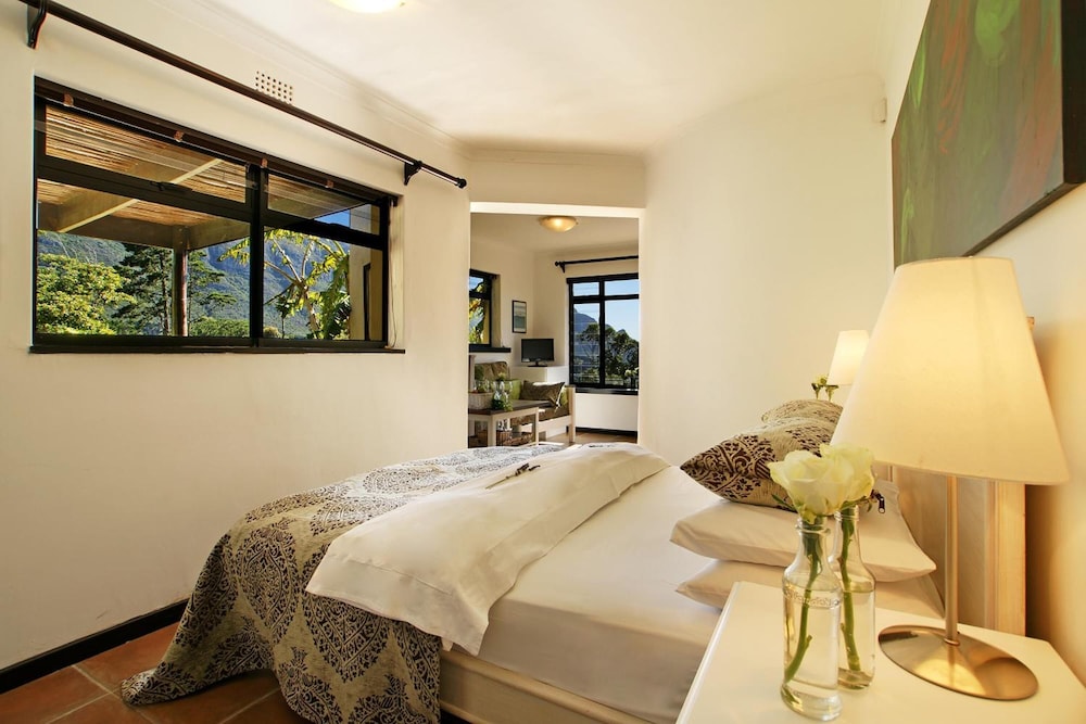 Dreamhouse Guest House 24/69