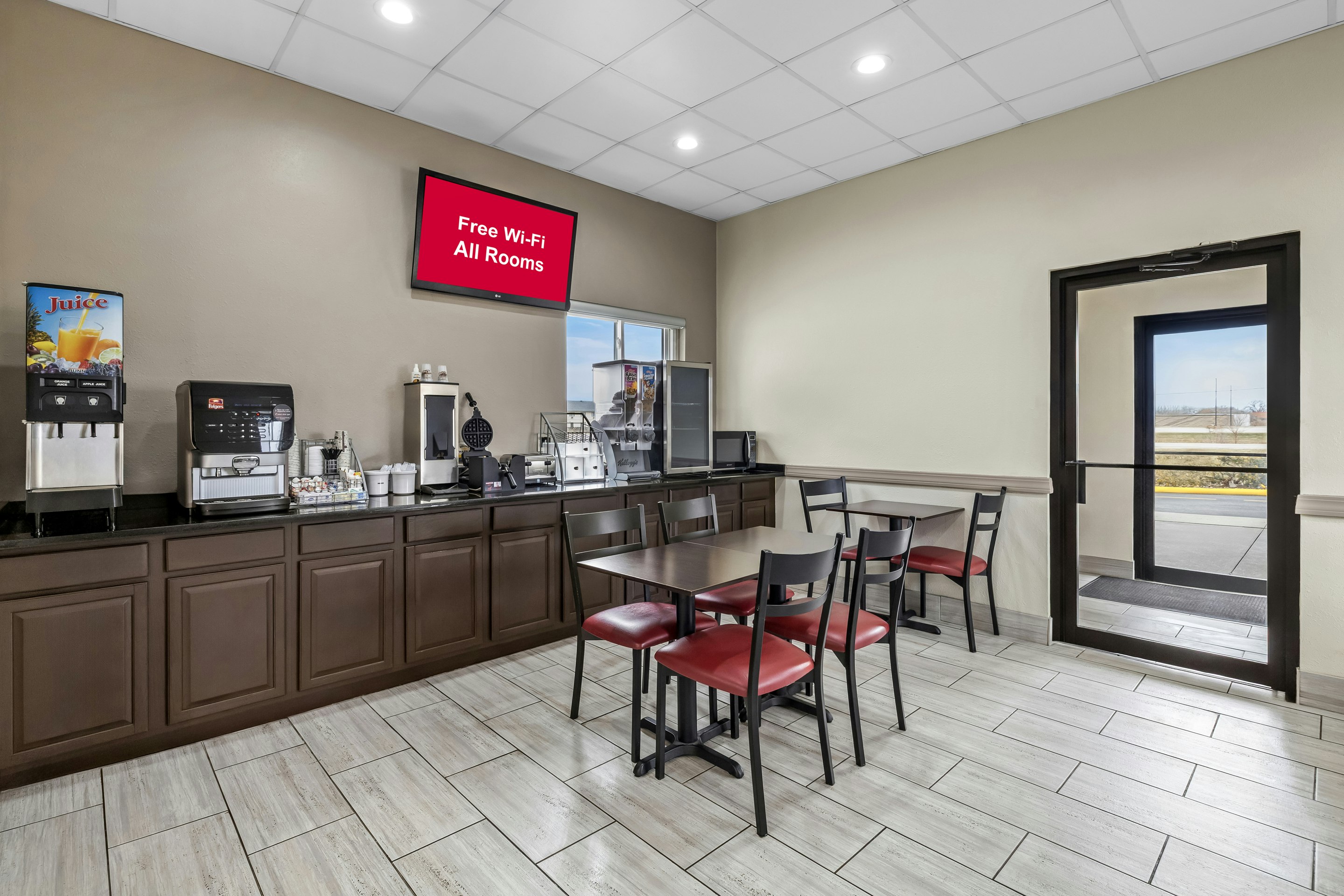 Red Roof Inn Ames 27/35