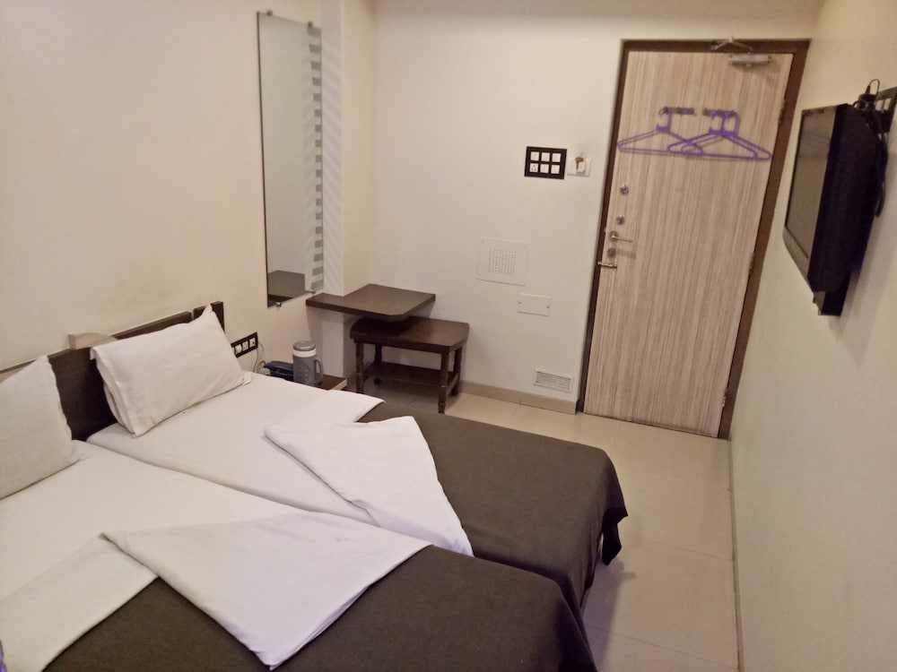 HOTEL NAVI MUMBAI 17/40