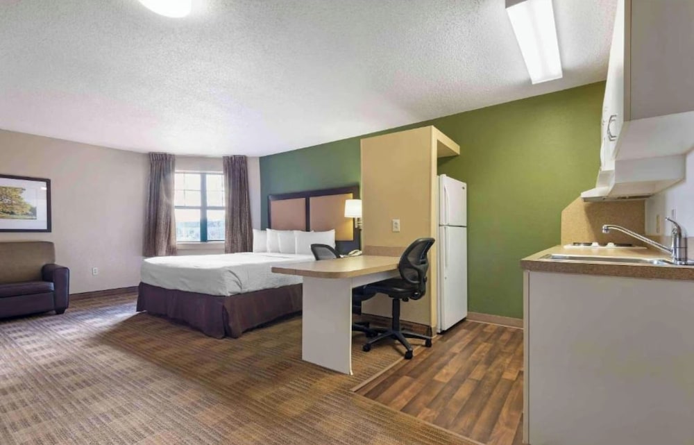 Studio 6 Corporate Extended Stay Rochester Henrietta NY 31/59