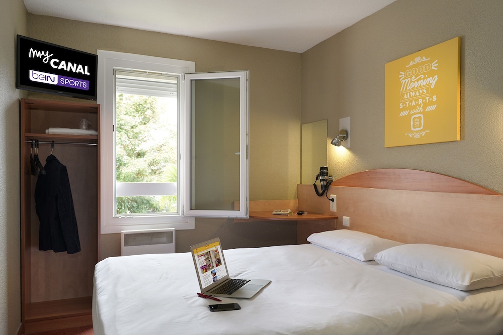 KYRIAD DIRECT Orleans - La Chapelle St Mesmin 27/57