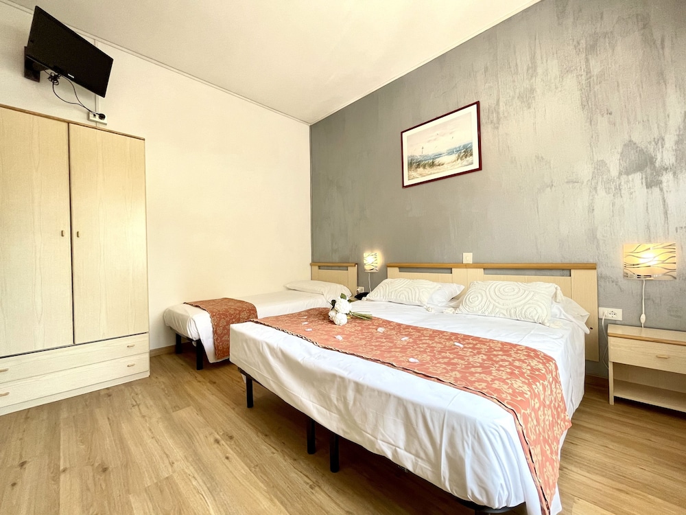 HOTEL TROVATORE 14/48