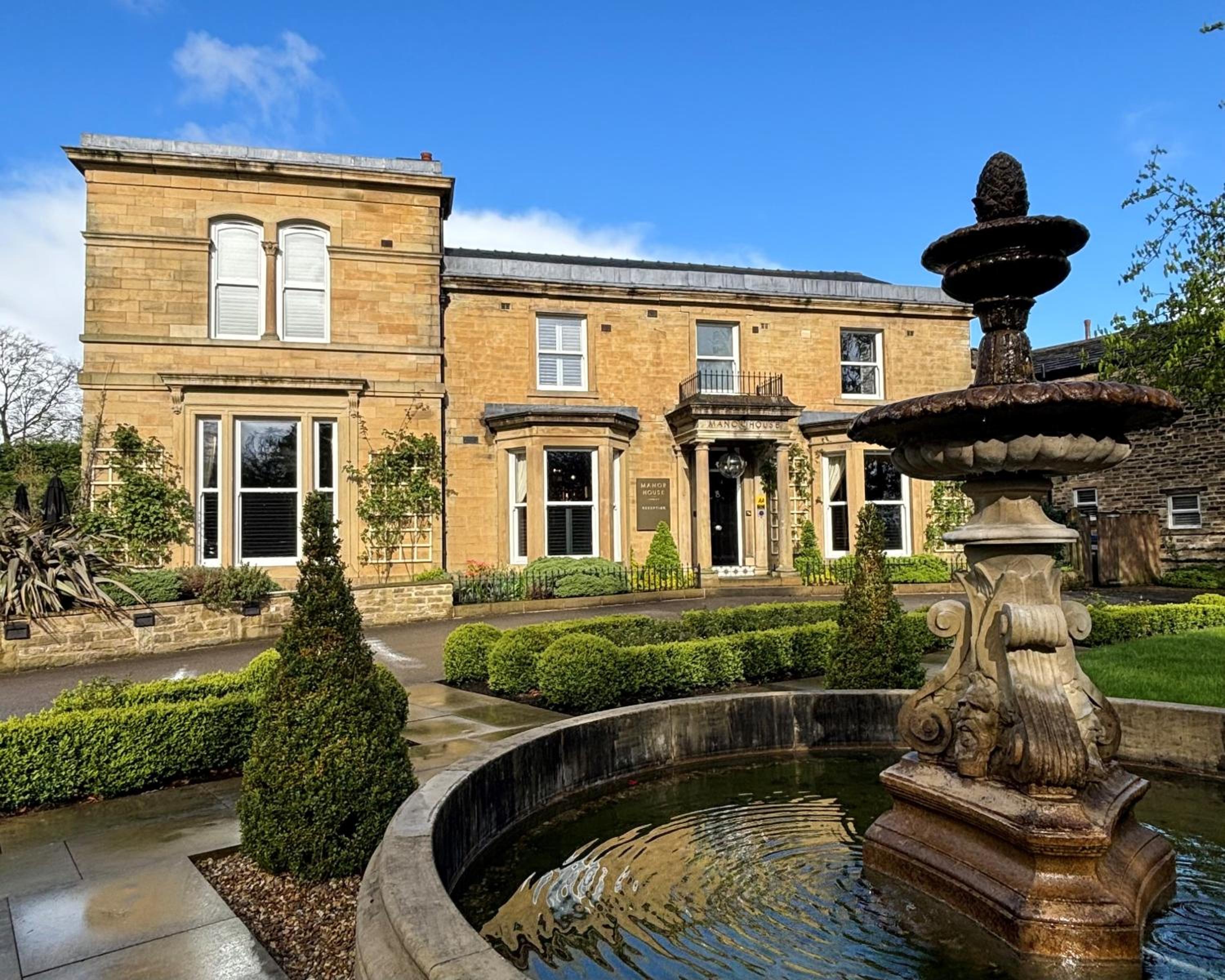 Manor House Lindley 29/31
