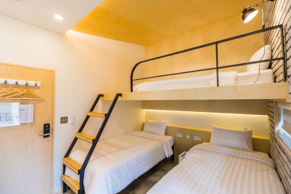 ELITE, TRIPLE, 3 BEDS