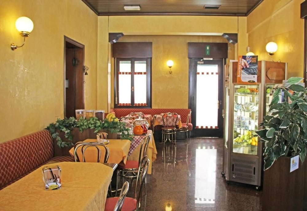 Albergo Leon D Oro 18/28