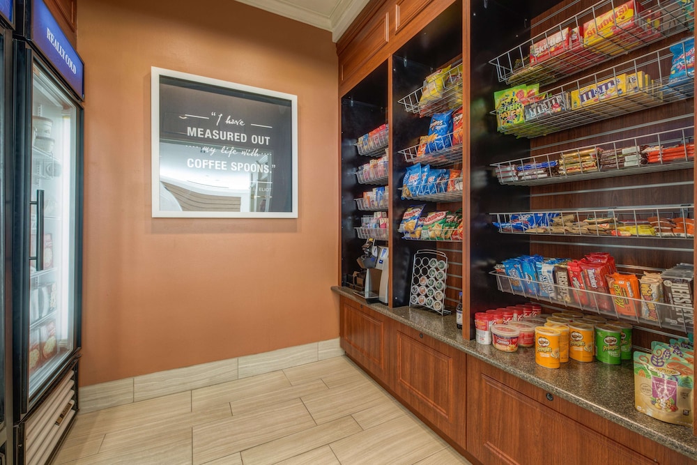Hilton Garden Inn Detroit Metro Airport 37/45