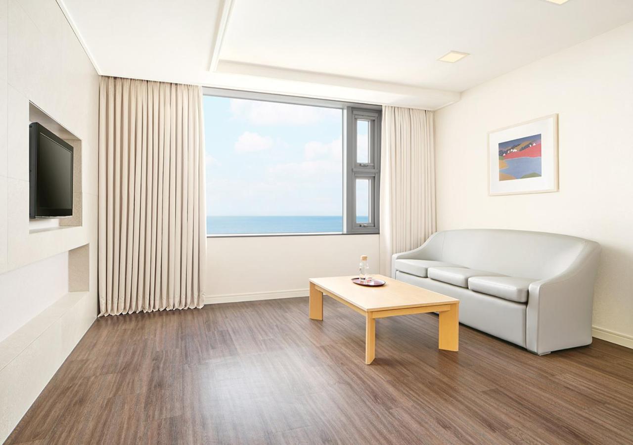Deluxe, Ocean View