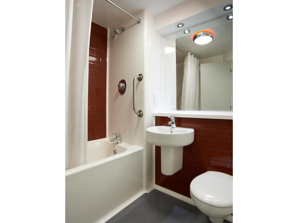 Travelodge Maidenhead Central 28/28