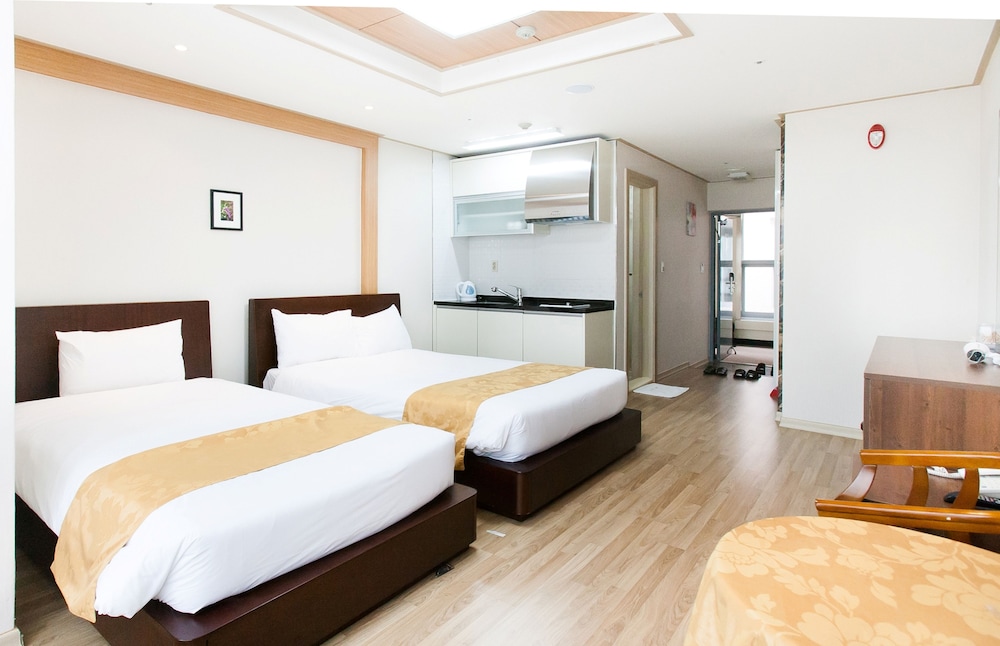 The Hotel Yeong Jong 17/50