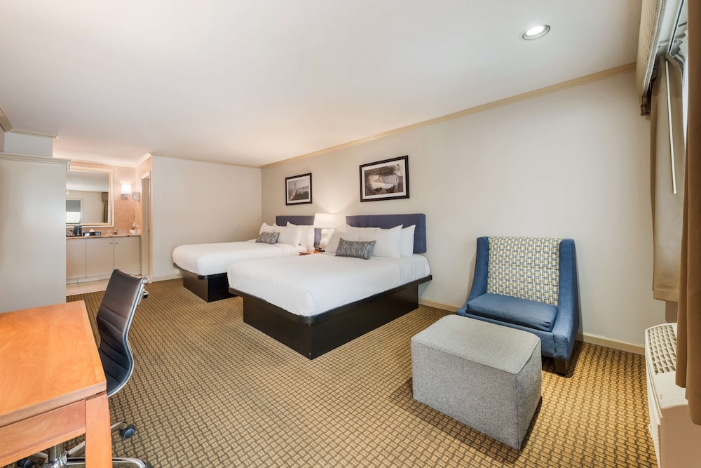 Surestay Plus Hotel By Best Western Mountain View 32/70
