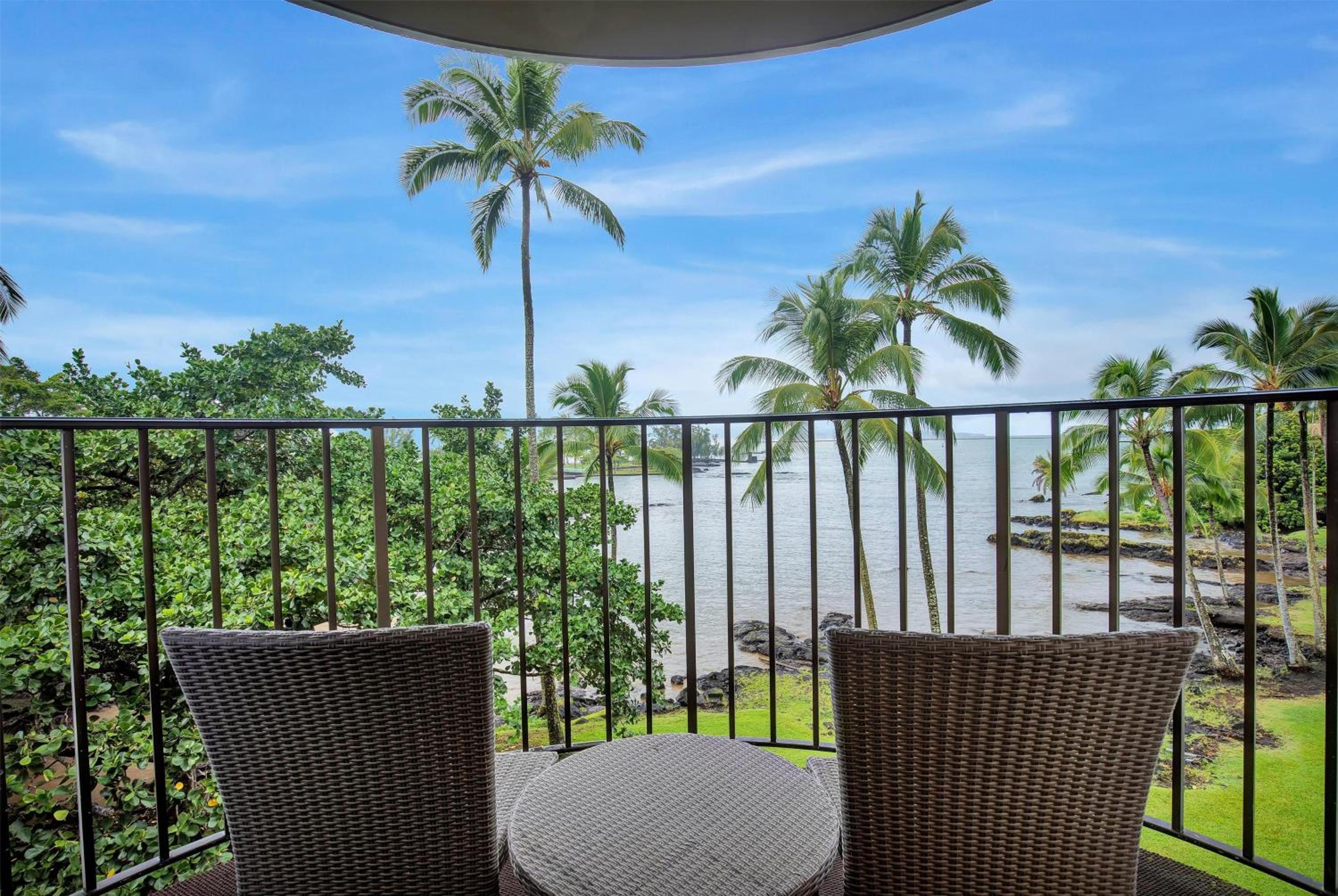 DELUXE, KING BED, OCEAN VIEW