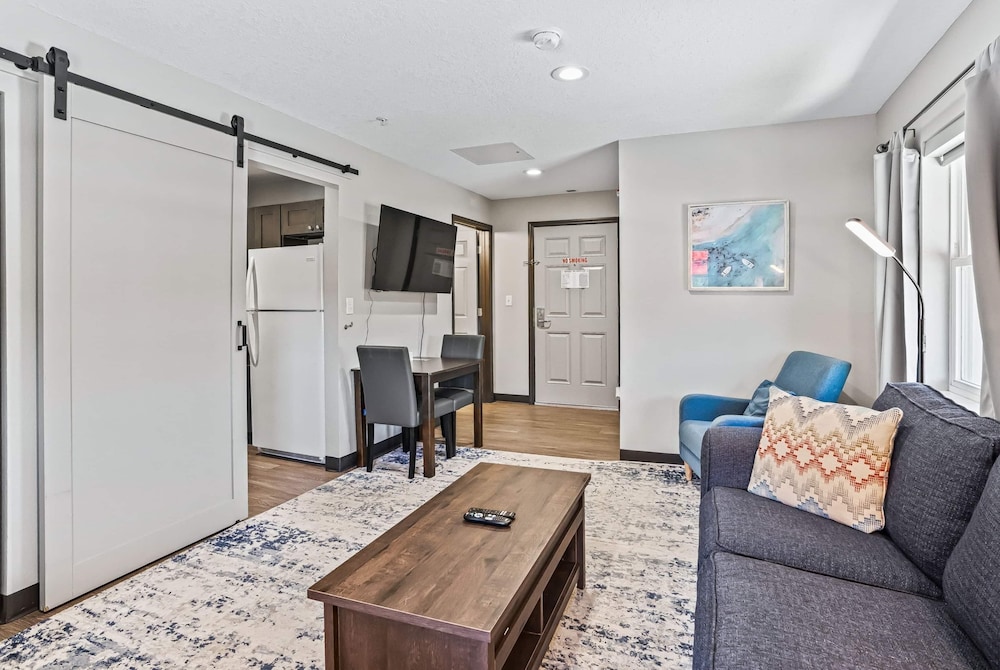 Baymont by Wyndham Ocala Suites 31/60