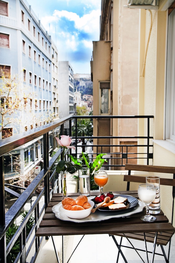Hellenic Hospitality House 40/50