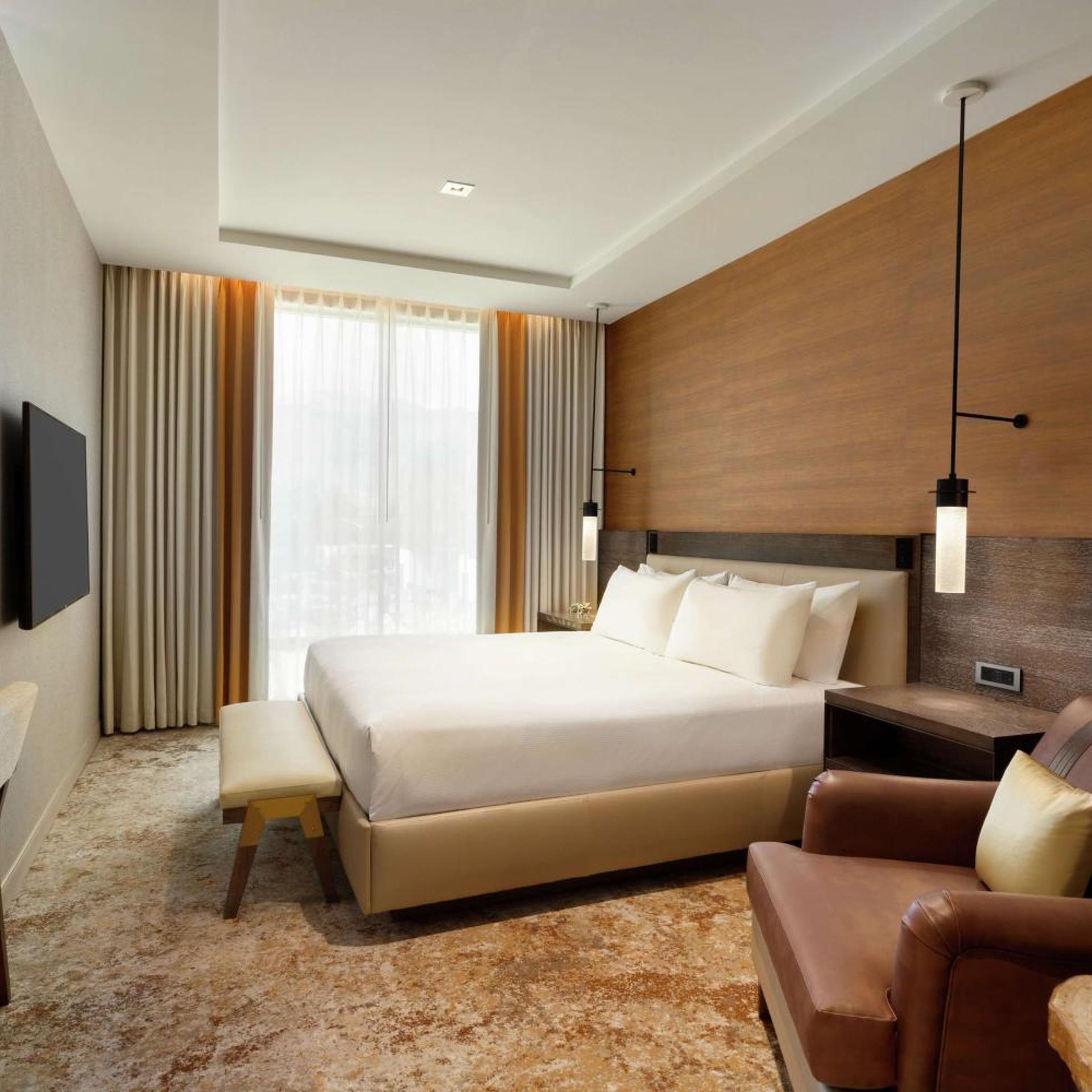 1 BEDROOM, SUITE, KING BED, ACCESSIBLE