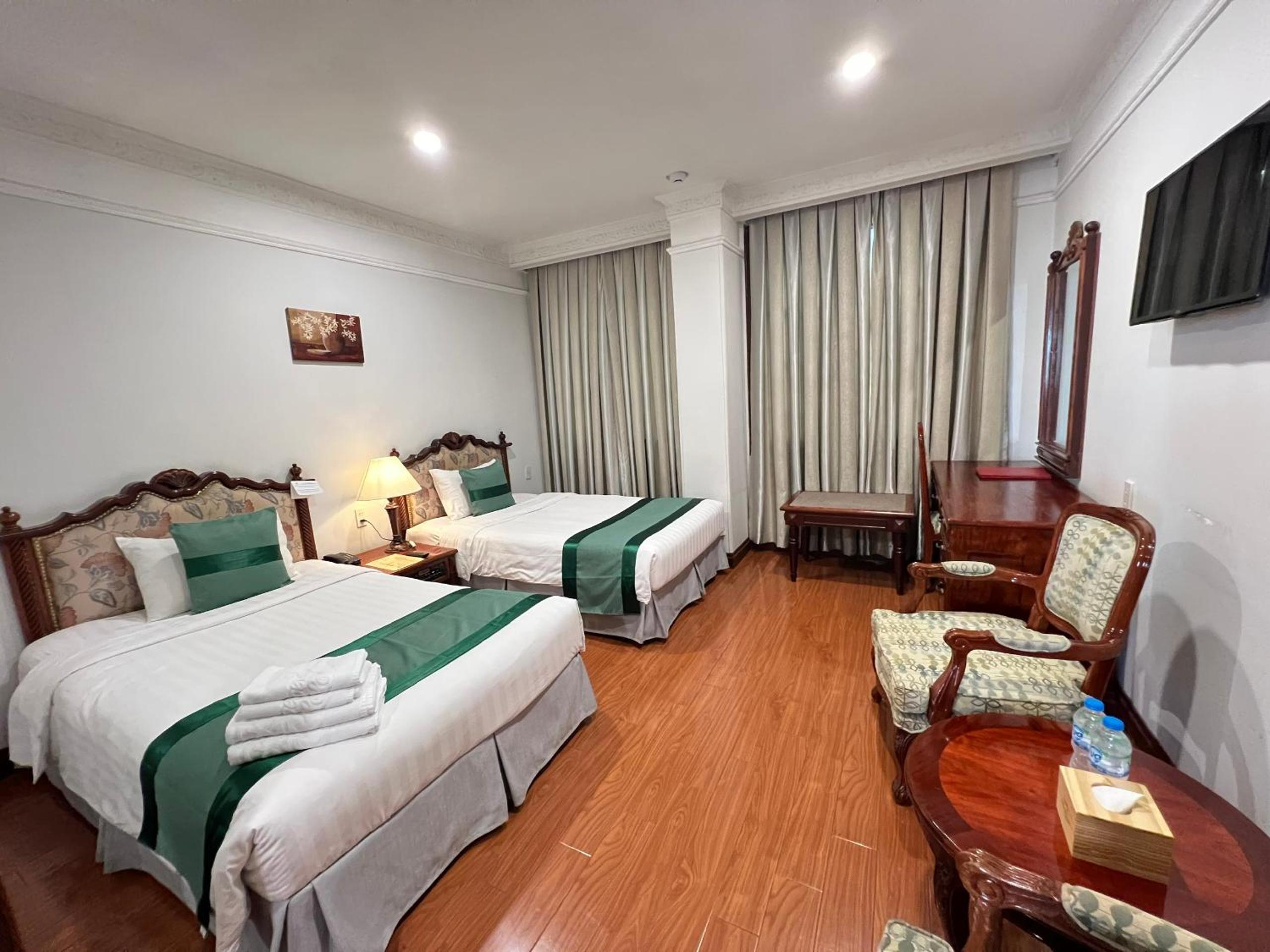 Deluxe, Double or Twin Bed