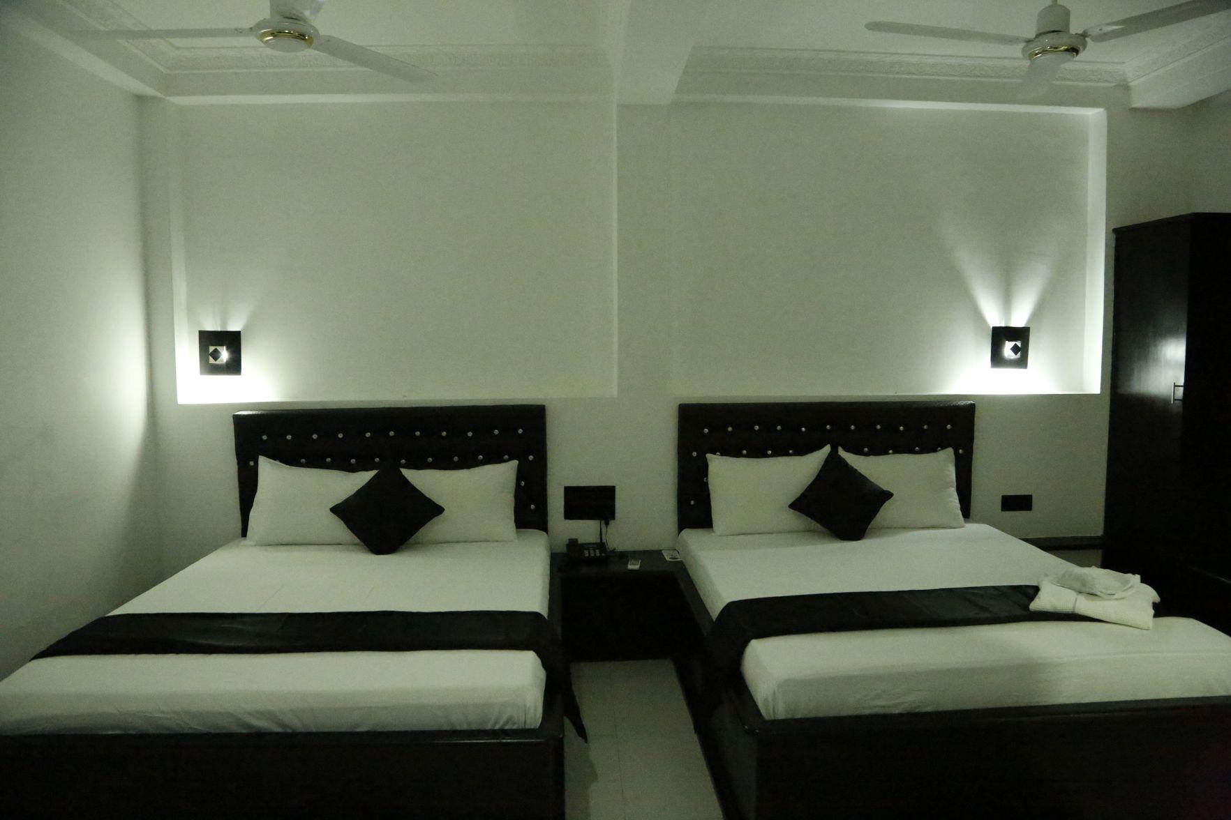 Royal, Suite, 2 Queen Beds, Executive Level