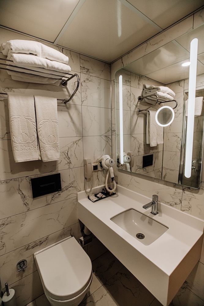 Hotel Mustafa 34/42