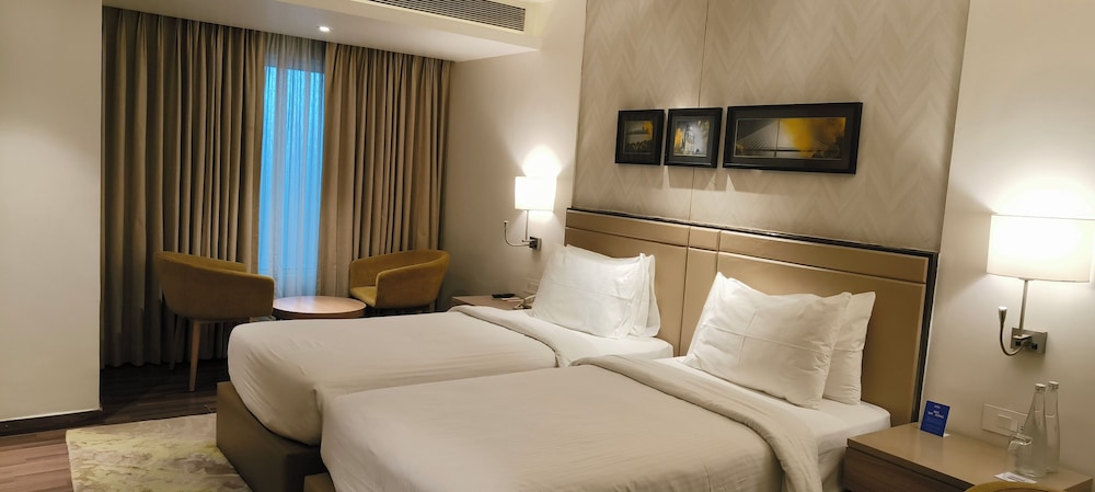 DELUXE, TWIN BEDS