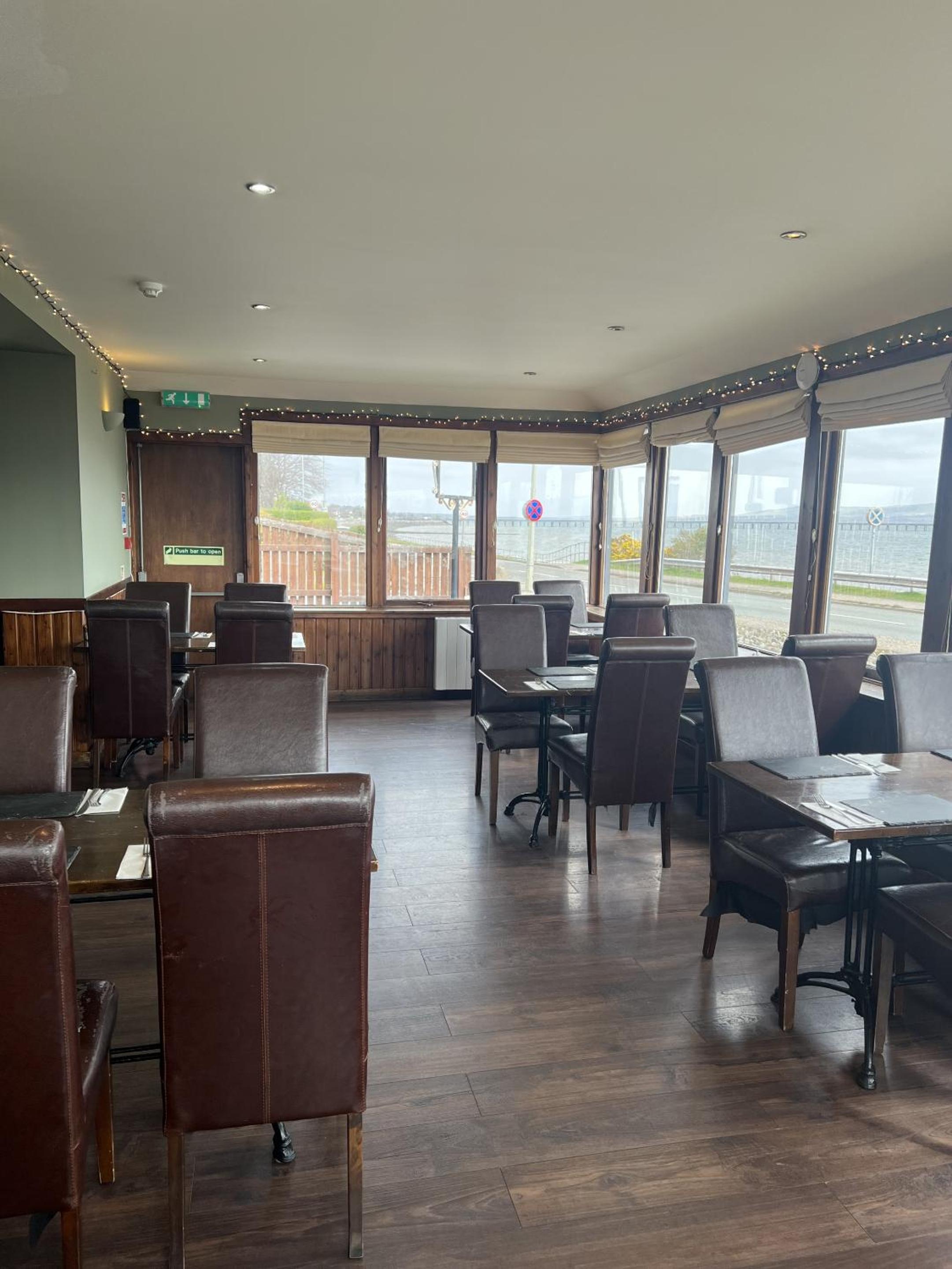 Tuckers Inn 16/18