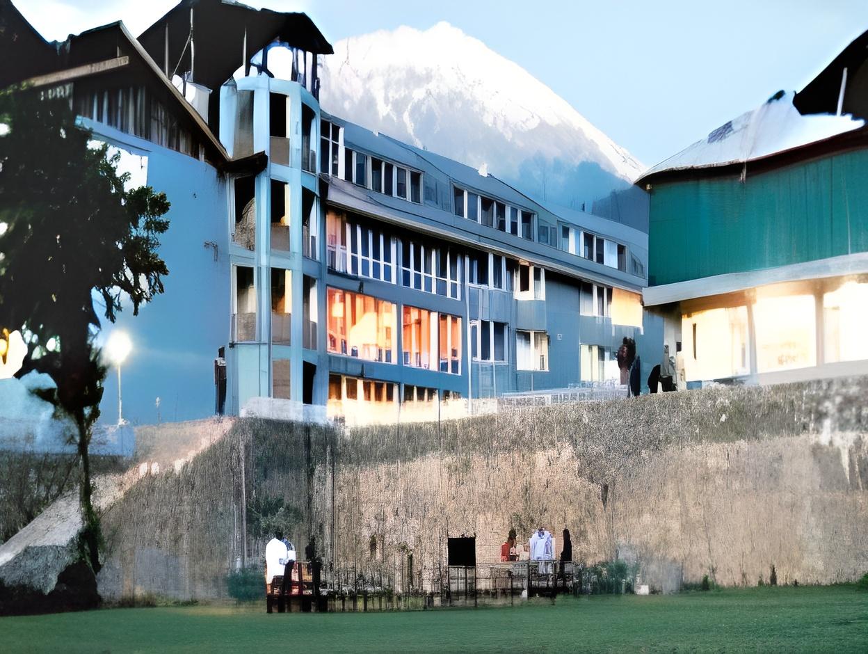 Hotel Woodstock 5/20