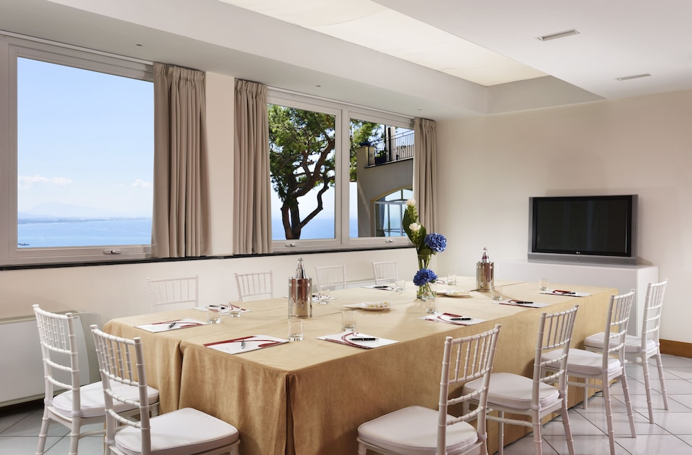 Raito Hotel 121/133