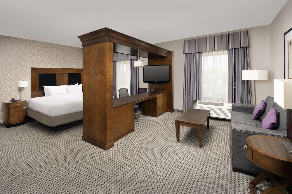 Hampton Inn and Suites Tupelo Barnes Crossing 24/50
