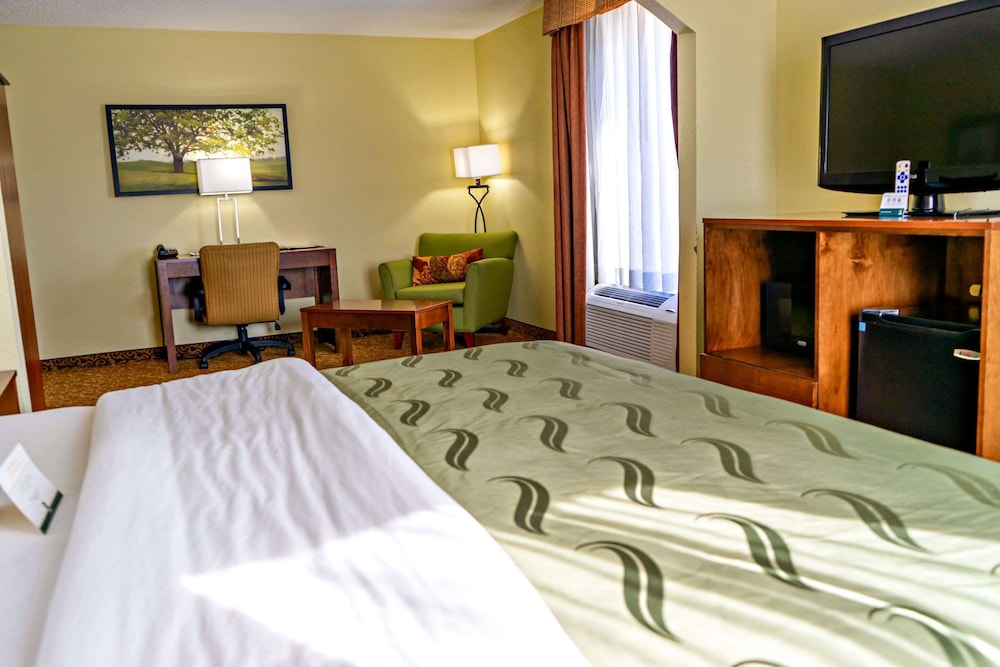 Quality Inn Whiteville North 19/37