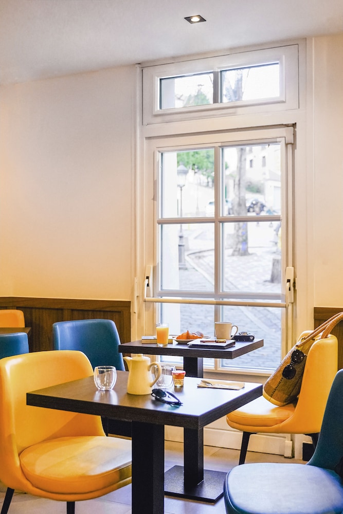 TIMHOTEL MONTMARTRE 40/57