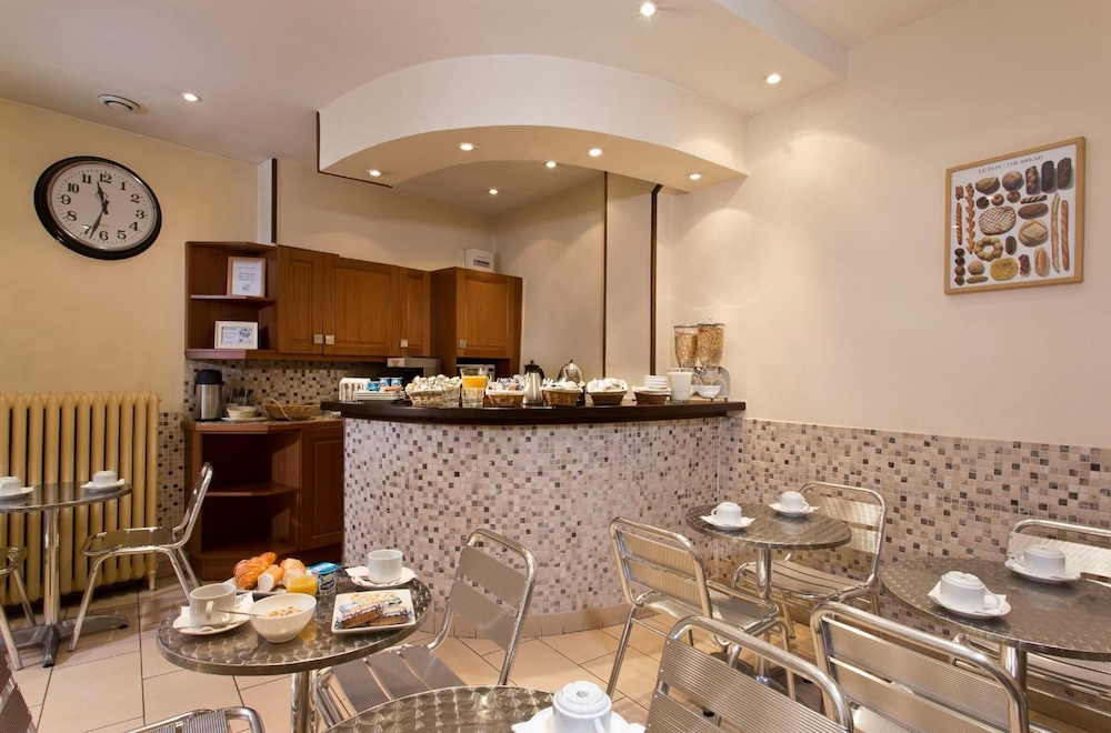 Merryl Hotel 31/43