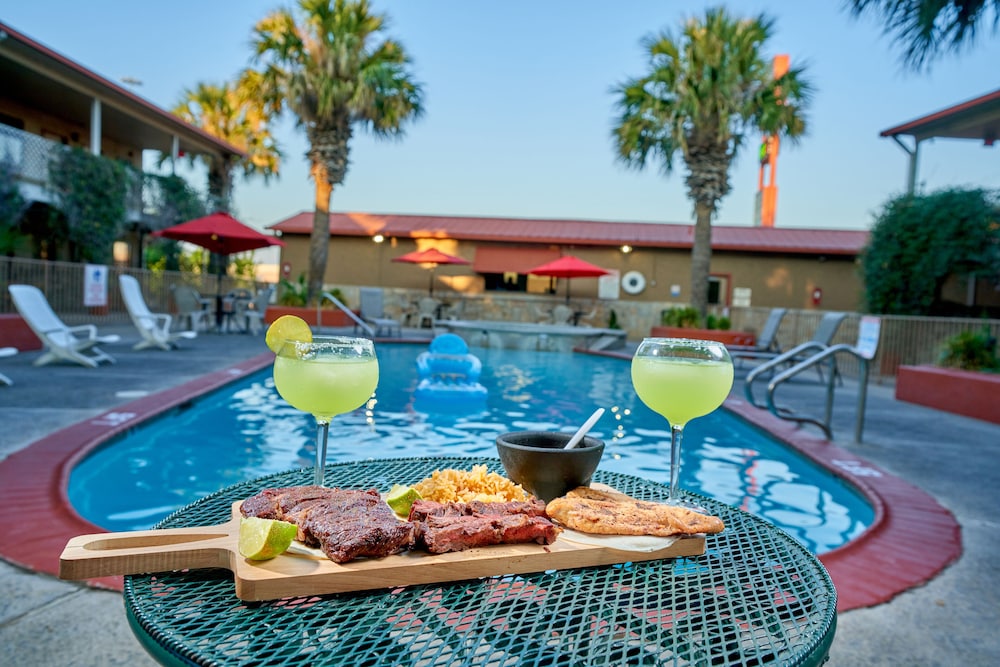 Family Garden Inn Suites 31/50