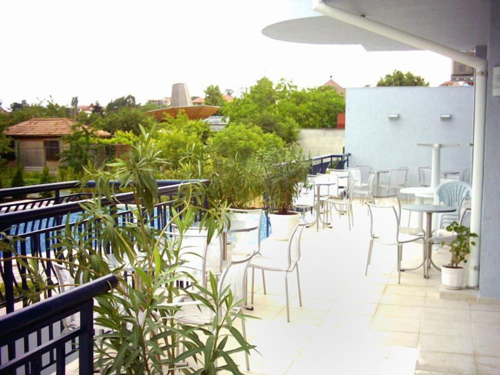 Hotel Yo 15/16