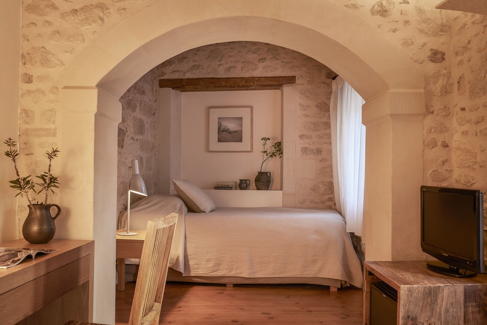 Kapsaliana Village Hotel 8/50
