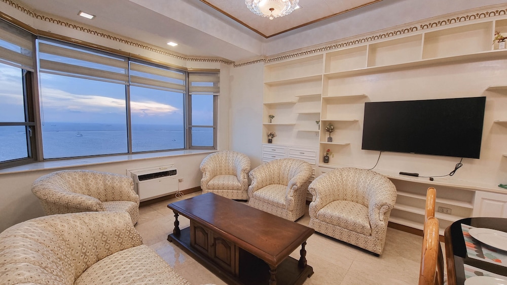 Amazing Marina Residential Suites 33/50