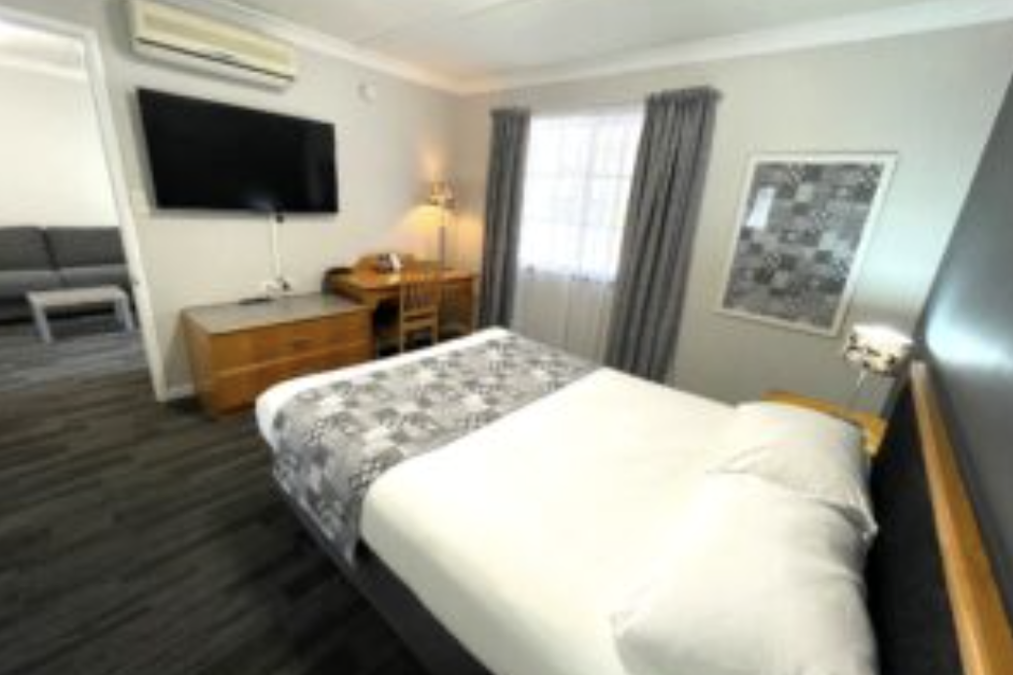 IPSWICH COUNTRY MOTEL 11/49