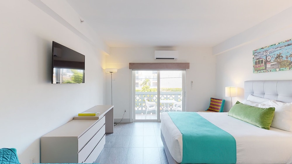 Junior Suite, Studio, Queen Bed, Resort View, Sofa