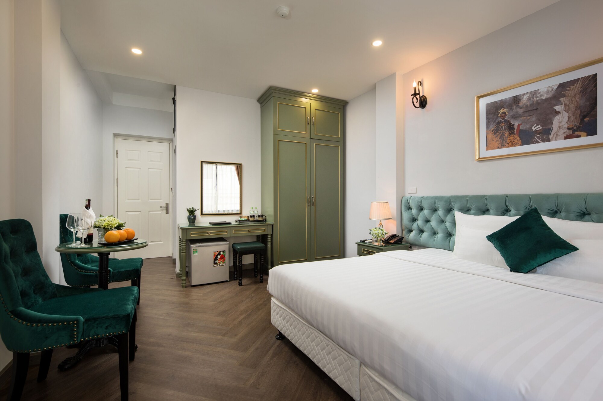 DELUXE, DOUBLE OR TWIN BED, COURTYARD VIEW