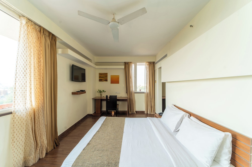 Whispering Palms Jaipur Hotel 13/55