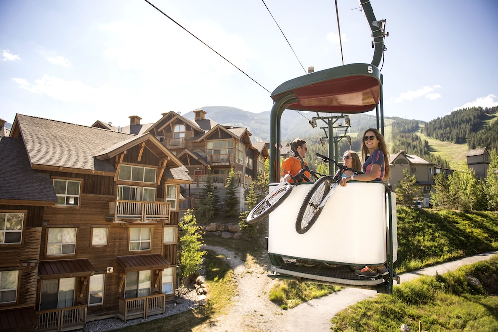 Panorama Mountain Resort Pine Inn 46/57