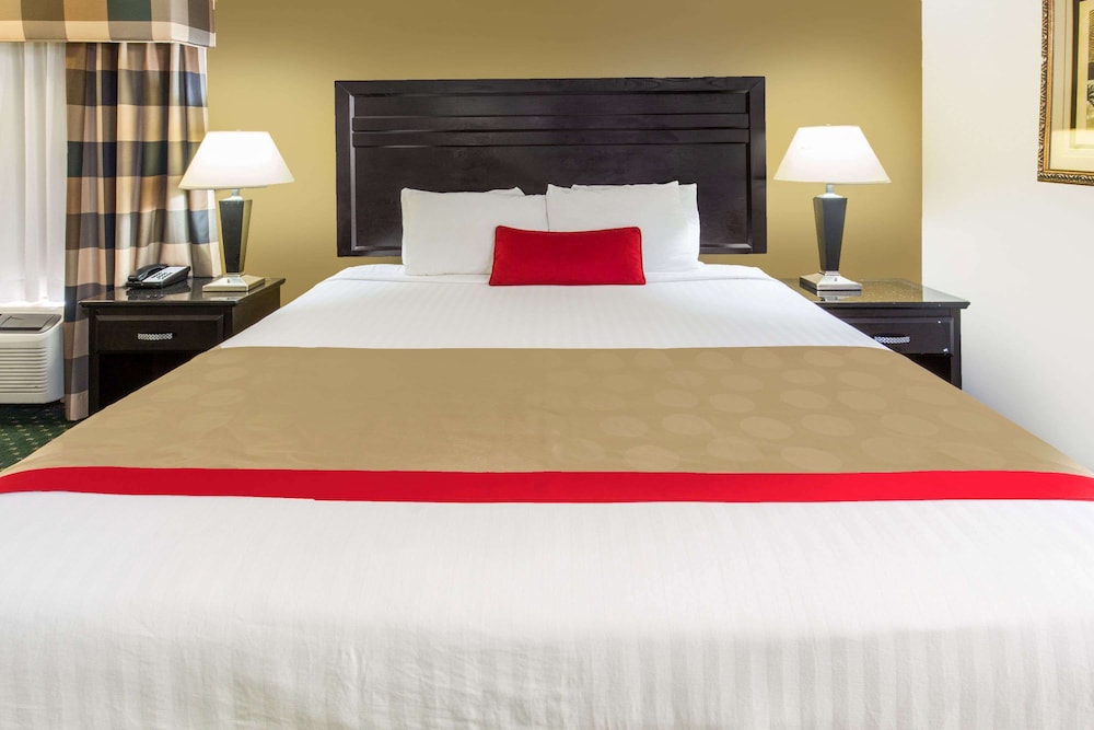 Ramada By Wyndham Ontario 12/31