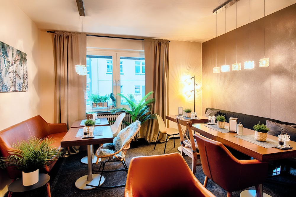 Hotel Furst Garden 48/54