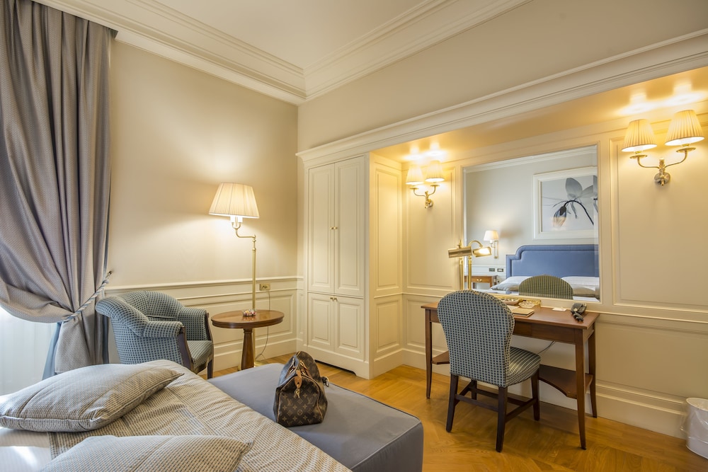 Hotel Corona d Oro 1890 26/43